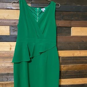 Worthington green dress w/ gold zipper. Size 8